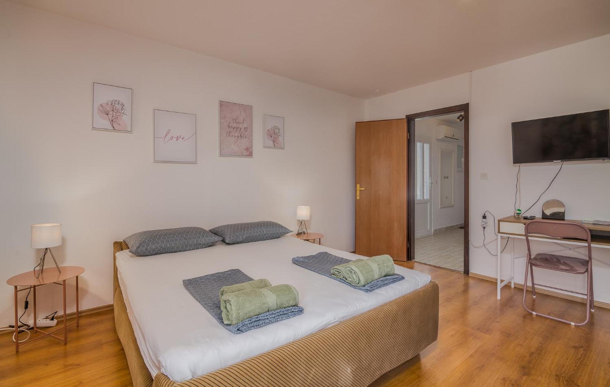 Apartments Bahar Krk Krk Town Exterior photo